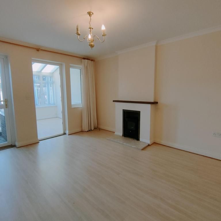 3 bedroom terraced house to rent - Photo 1