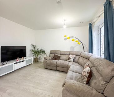 3 bedroom end of terrace house to rent - Photo 1