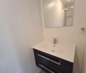 Fully Renovated Downstairs Flat For Rent - Photo 5