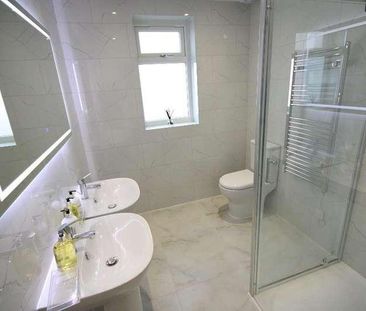 Lonsdale Avenue, Wembley, Middlesex, HA9 - Photo 5