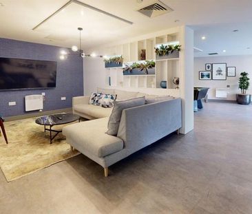 1 bedroom in a flat share to rent - Photo 1