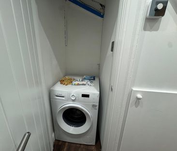 3 Bed Terraced House, Movers Lane, IG11 - Photo 6