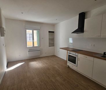 NIMES - APPARTEMENT T2 DE 25.27M2 ENTIEREMENT RENOVE - Photo 3