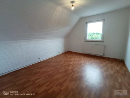 Für Singels / Paare: Schöne große DG-Wohnung Garten- Terrasse-Mitbenutzung in Velbert Musikerviertel - Photo 5