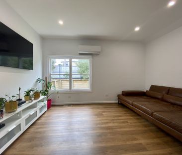 Stylish home in Quiet Location with Separate Studio - Photo 2