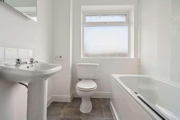 St Davids Close, Iver, SL0 - Photo 1