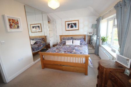 4 bedroom House To Let Total Size: 1701 SQ FT - Photo 3