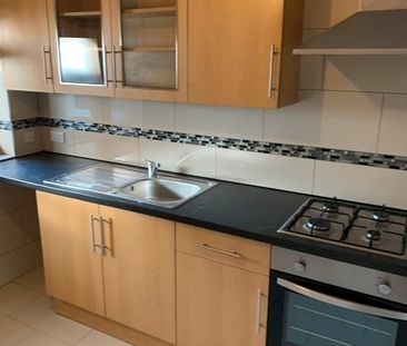 1 Bed Flat, Kings Road, E6 - Photo 3