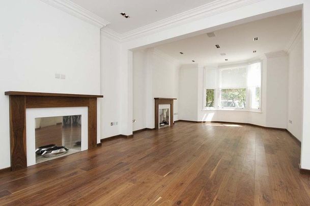 4 bedroom end of terrace house to rent - Photo 1