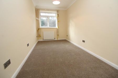 3 bedroom flat to rent - Photo 2