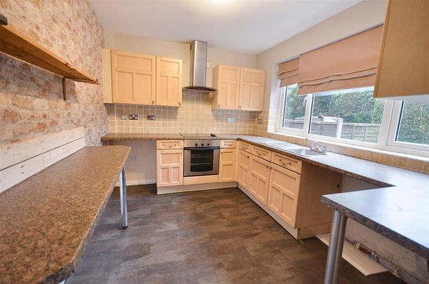 3 bedroom semi-detached house to rent - Photo 1