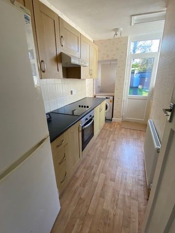 3 Bed Terraced House, Poitiers Road, CV3 - Photo 5