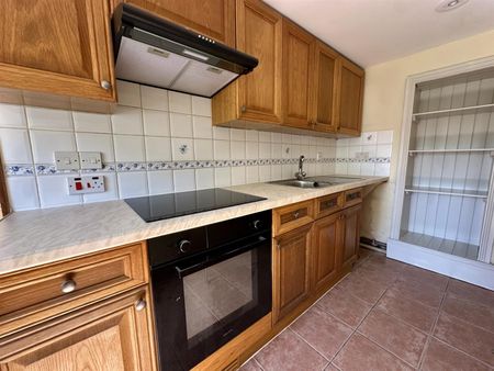 Newtown House, Hullavington, Chippenham, SN14 - Photo 2
