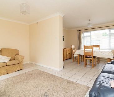 4 bedroom semi-detached house to rent - Photo 3