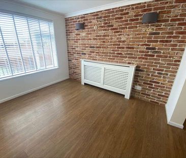 Castleford Close, Beddau, Pontypridd, CF38 - Photo 2