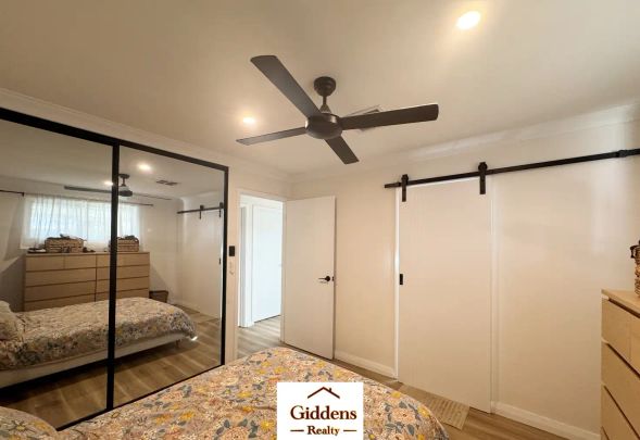 “Impressive 3 x1 with Below Ground Pool!” - Photo 1