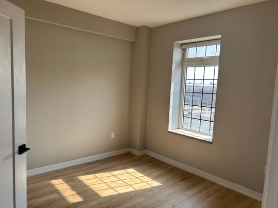 For Lease - 70 King Street Unit# 401, Oshawa, Ontario - Photo 1