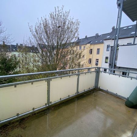 Hübsche 3-Raum-Wohnung mit Balkon in Chemnitz/Bernsdorf! - Photo 1