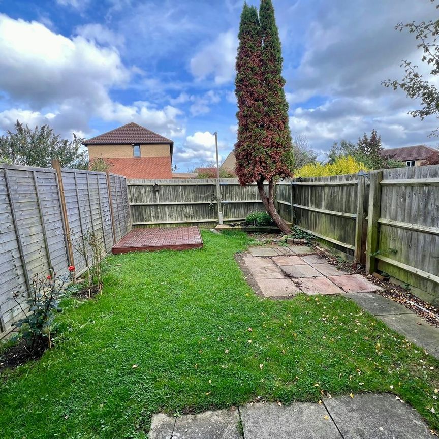 Semi-detached house to rent on - Photo 1