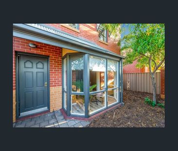 Your Perfect Home in Vibrant Mile End - Photo 2