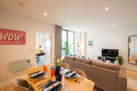 Eda, Salford Quays - Photo 2