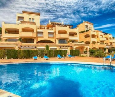 Luxury Apartment for rent in Elviria, Marbella, Malaga, Andalusia - Photo 3