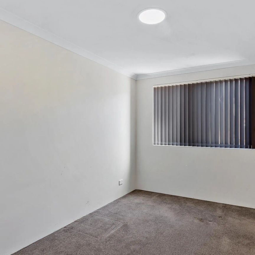 2/90 Cooper Street, - Photo 1