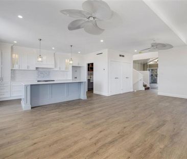 Coastal Residence of Exceptional Quality - Photo 3