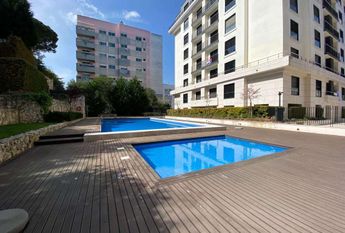 3 Bedroom Apartment with swimming pool, Benfica, Lisboa
