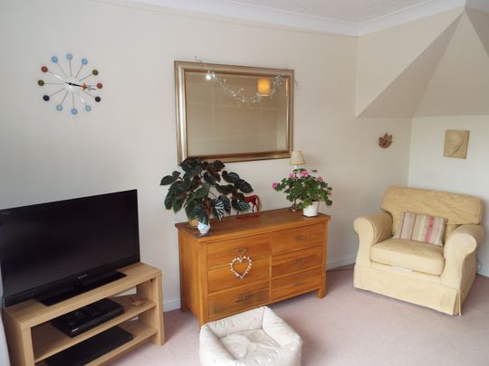 2 bedroom house to rent - Photo 1