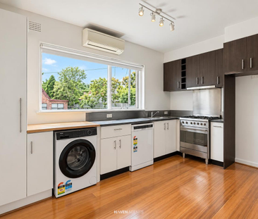 BRIGHT AND SPACIOUS ONE BEDROOM APARTMENT IN EXCELLENT POSITION | H... - Photo 6