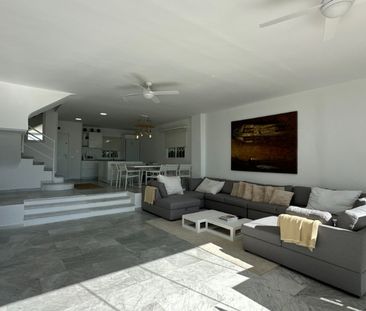 6 Bedroom Townhouse For Rent in Estepona, Málaga - Photo 1