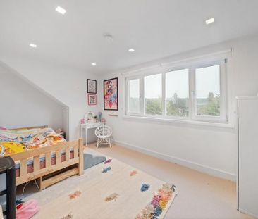 4 bedroom semi-detached house to rent - Photo 5