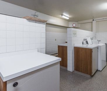 Park Towers - Photo 5