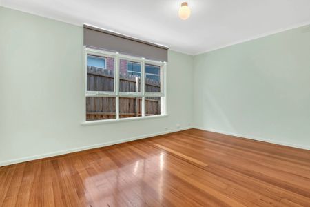 10/137 Clarke Street, Northcote VIC 3070 - Photo 5