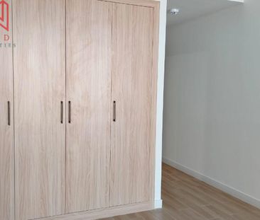 Stylish Fully Furnished Townhouse| Prime Location| - Photo 2