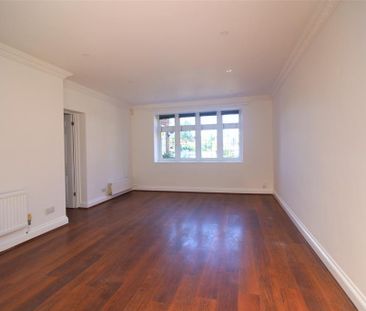 4 bedroom end of terrace house to rent - Photo 5