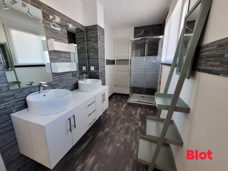 Location Maison 5 pièces 123m² LA MEZIERE 35520 - Photo 2