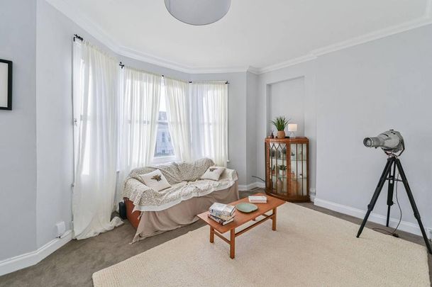 2 bedroom flat to rent - Photo 1