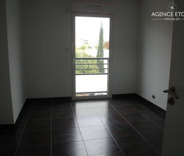 Appartement 2 pièces 43m2 MARSEILLE 8EME 1 072 euros - Photo 2