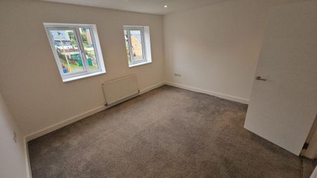 3 bedroom semi-detached house to rent - Photo 4