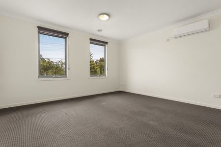 Spacious Family Home in Prime Location - Photo 2