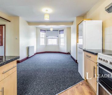 2 bedroom apartment to rent Martins Road, Bromley, BR2 - Photo 5