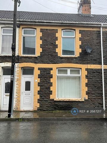 3 bedroom terraced house to rent - Photo 3