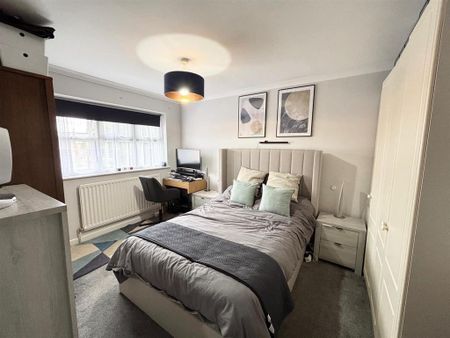 3 bedroom semi-detached house to rent - Photo 3