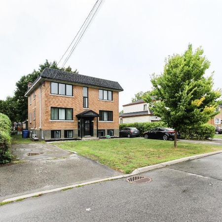Logement 4 1/2 spacieux et rénové à Vaudreuil-Dorion avec stationnement - Photo 3