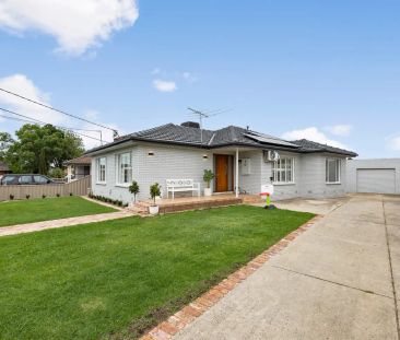 “Charming 3-Bedroom Home” - Photo 1