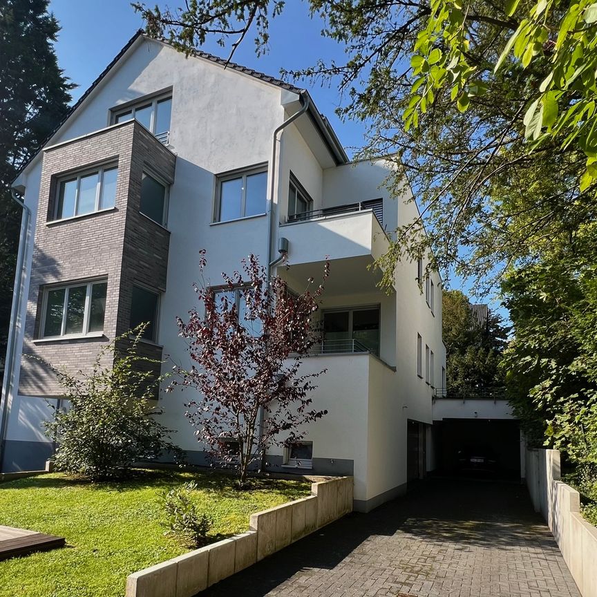 Bonn-Bad Godesberg: Seniorengerechte 3 Zimmer-Wohnung mit großem Balkon, Fußbodenheizung und Aufzug! - Photo 1