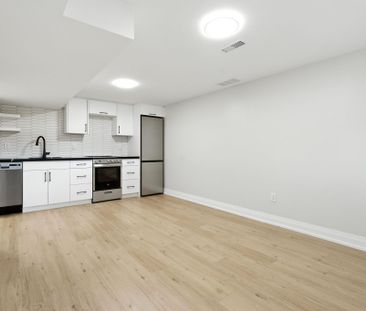 For Lease - 929 Upper Ottawa Street Unit# B, Hamilton, Ontario - Photo 3