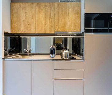 1.5 Room City Pop Apartment in Zurich-Oerlikon - Photo 5
